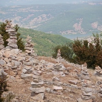 Photo de France - Le Cirque de Mourèze et le Lac du Salagou